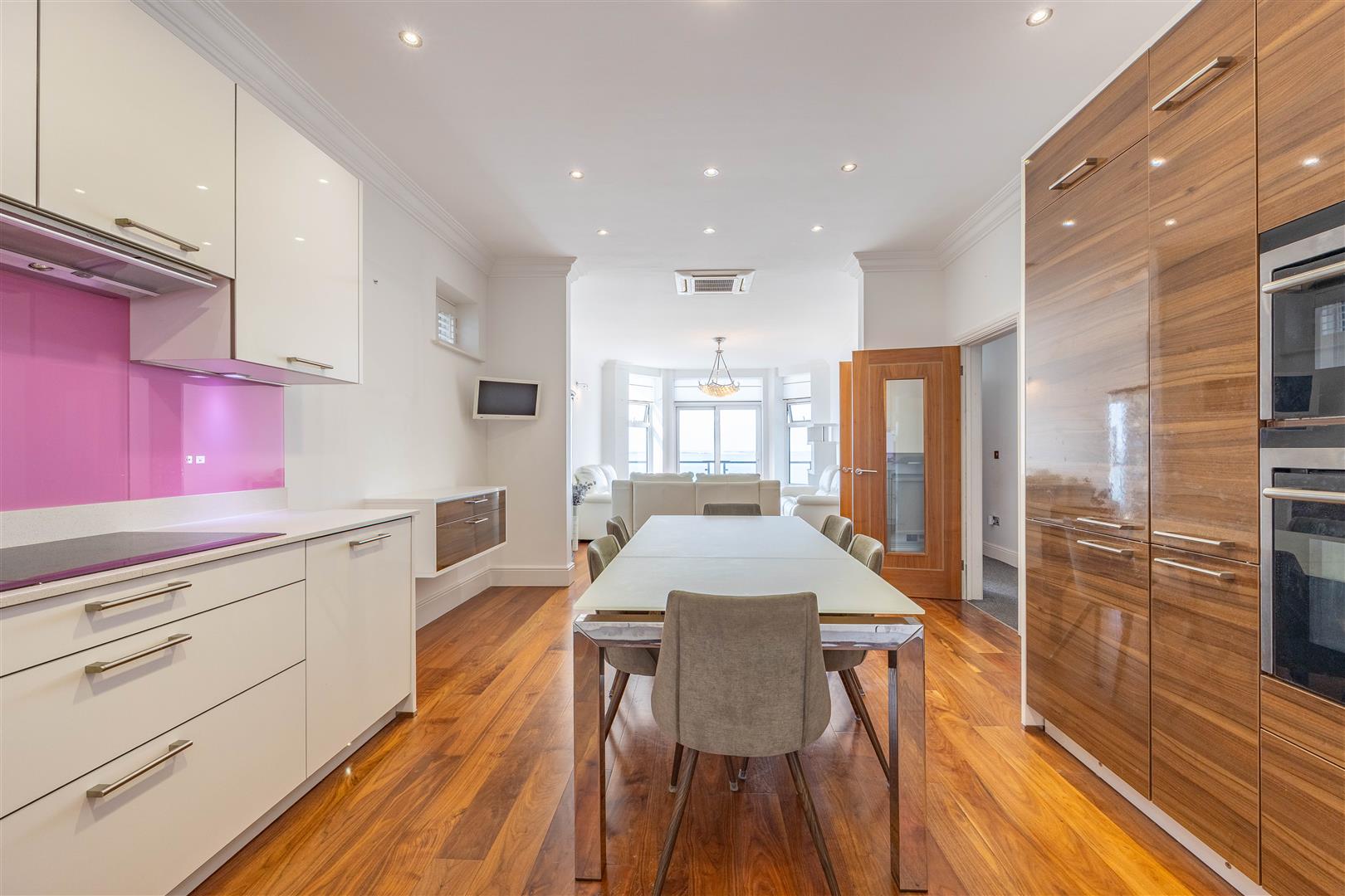 Kitchen/Diner/Lounge